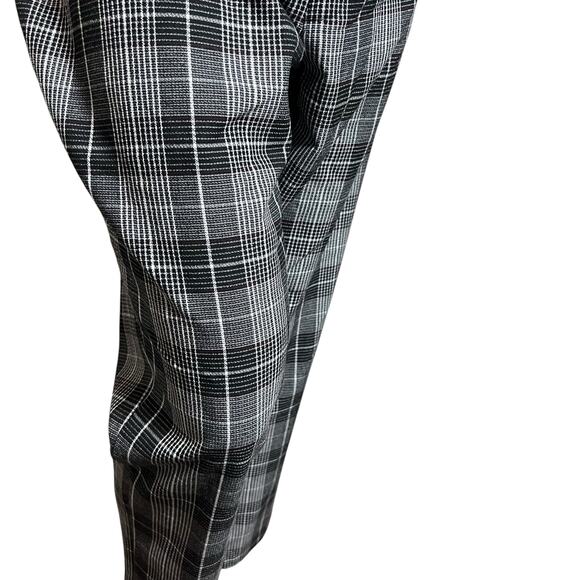 Ingrid & Isabel Maternity Plaid Stretch Pants, Size 16, Black & White - Picture 7 of 9